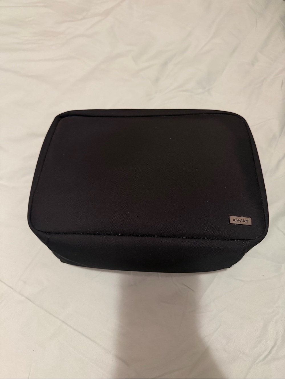 New Away Travel The Hanging Toiletry Bag Jet Black Dopp Kit $75 Nylon Holder